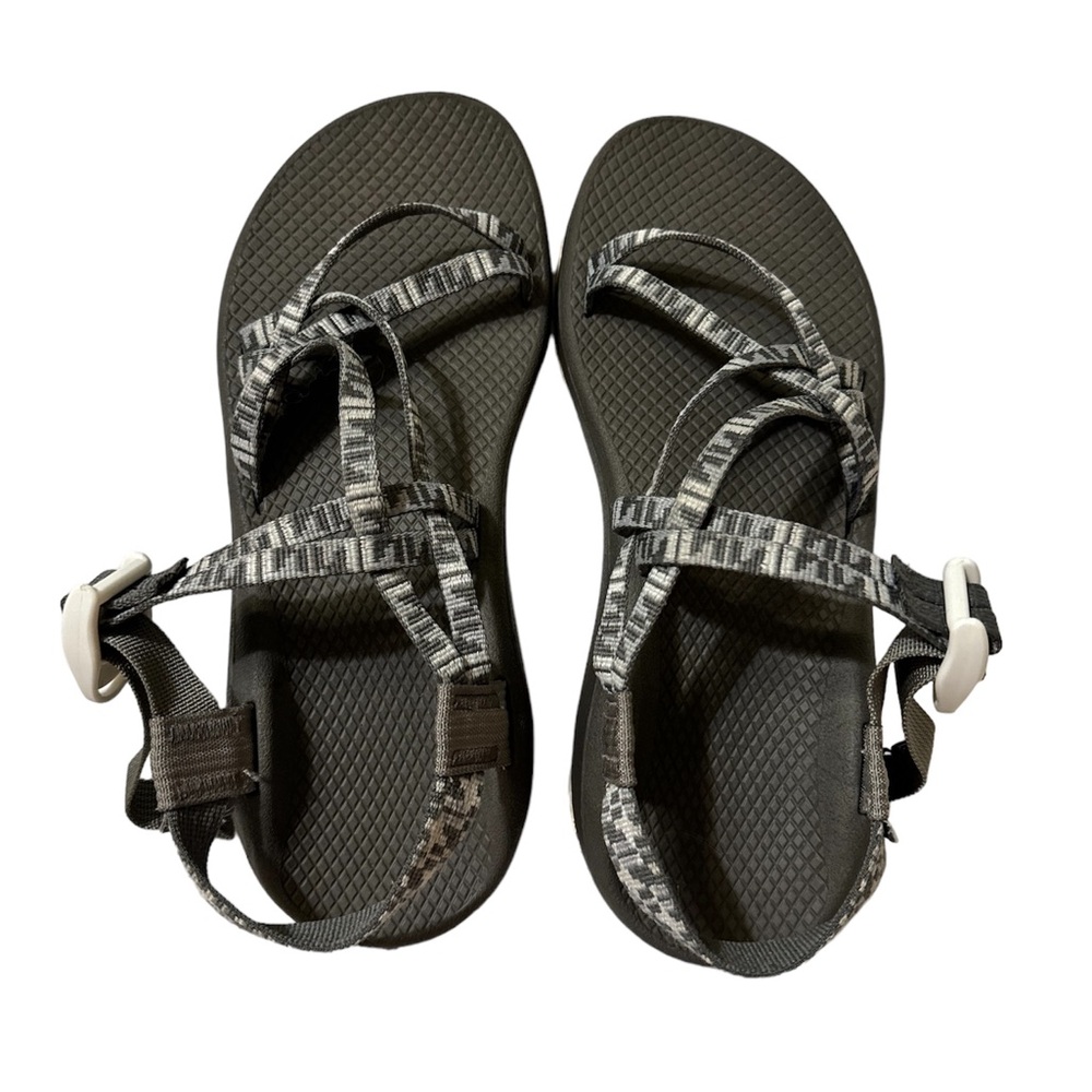 Geometric Diamond Gray Chaco Sandals size 9